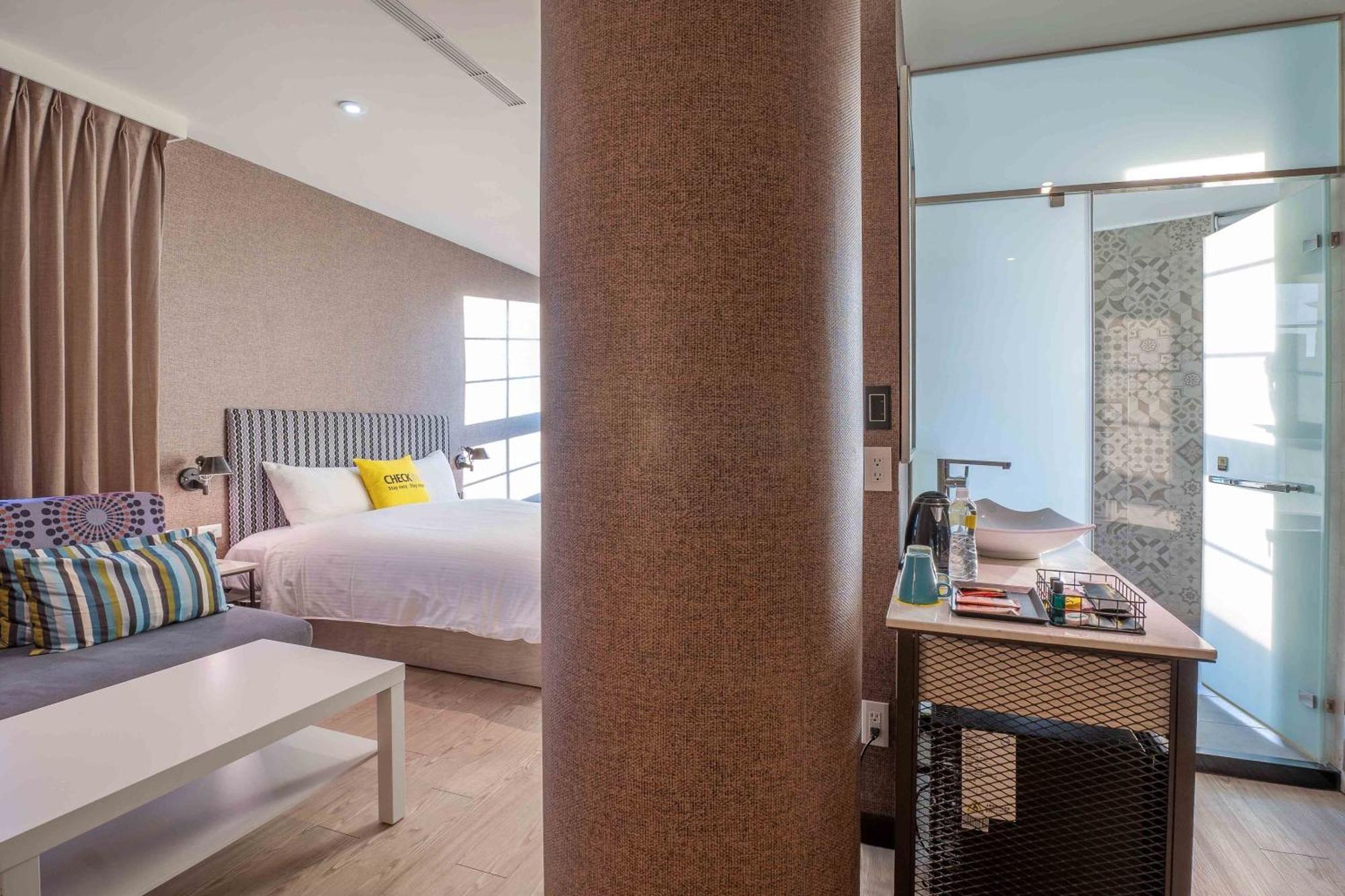 Check Inn Taichung Ziyou Exterior foto